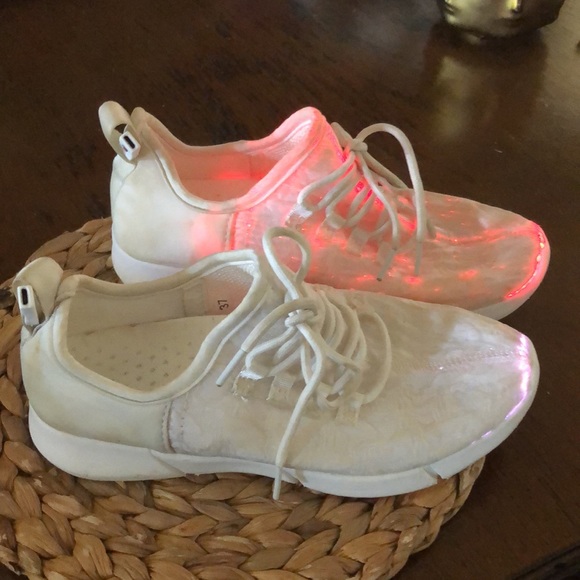 Fiber Optic LED Shoes Light Up Sneakers for Women Men with USB charging cord - Picture 12 of 15